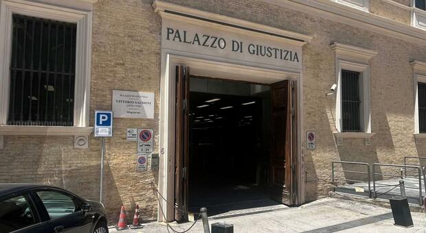 Il tribunale di Ancona Il tribunale di Ancona