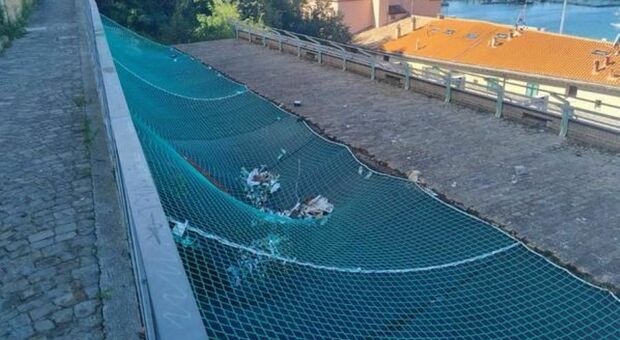 Droga, alcol e coltellate. L’Sos di Capodimonte: «Qui non si campa più, siamo diventati come il Piano»