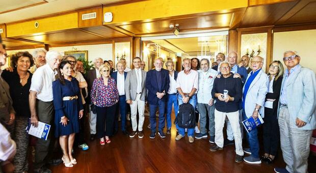  Vittorio Dell?Uva, coraggio e ironia: «Esempio di giornalismo» 