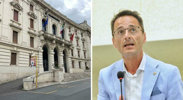 Bastianelli rifiuta i 67mila euro del Comune di Ancona. L'ex uomo dello staff del sindaco: &laquo;Loro vogliono una tombale&raquo;