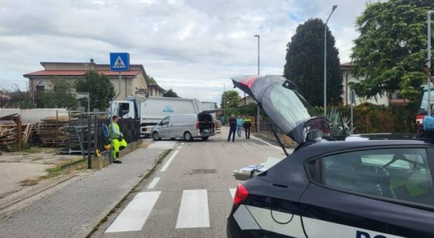 https://statics.cedscdn.it/photos/MED/2026/09/18/9771252_18125059_9771242_18103725_incidente_san_dona_di_piave_mamma_uccisa_3_1_1_.jpg