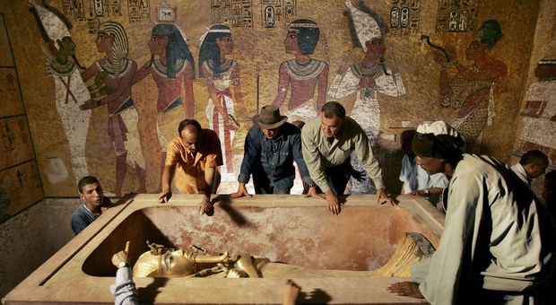 Nuove tracce nella tomba di Tutankhamon riaccendono l'ipotesi Nefertiti