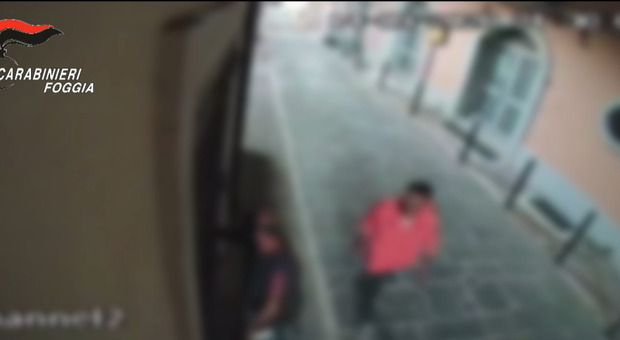 Foggia, tentano di rubare nella sede della Croce Rossa, telecamere disattivate: due arresti