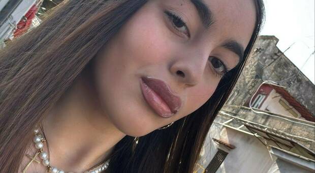  Anna Grimaldi travolta a 17 anni sulle strisce pedonali: Secondigliano in lutto 
