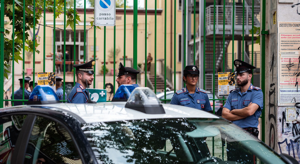 Prof accoltellata a Roma, indagini sulla rete del 13enne. &laquo;Arruolato dai suprematisti&raquo;