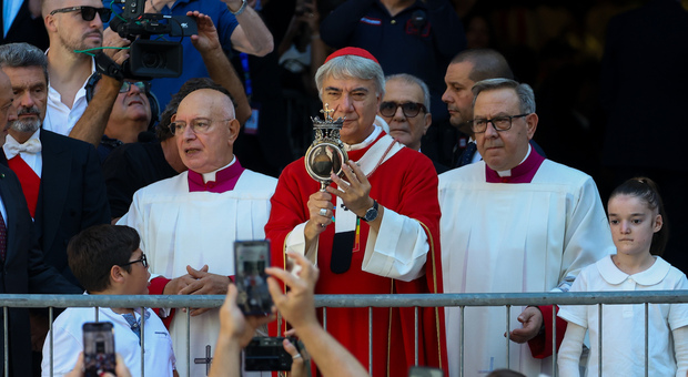 San Gennaro, il sangue del santo una speranza per la città