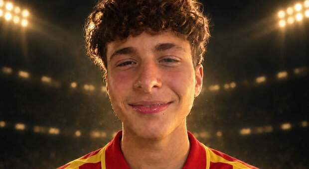 Ciclista di 15 anni travolto da un'auto: la promessa del calcio Manuel Korreshi muore poco dopo in ospedale