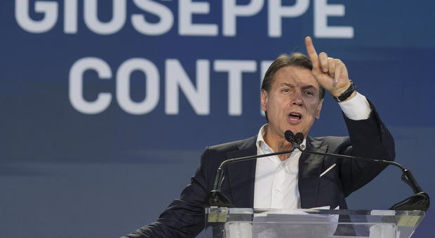 Conte: &laquo;Al governo tabula rasa. Io premier? Non mi sottraggo. Il 91% dei votanti &egrave; contro l&rsquo;invio di armi all&rsquo;Ucraina&raquo;
