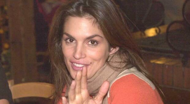 Cindy Crawford, morto a 27 anni il figlio ​Presley Gerber: era in una struttura di riabilitazione