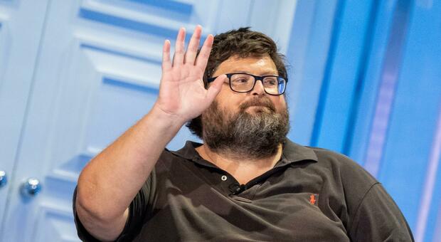 Mario Adinolfi va in carcere, ha utilizzato i social ai domiciliari: &laquo;Sono il primo italiano nella storia a subire questo tipo di arresto&raquo;