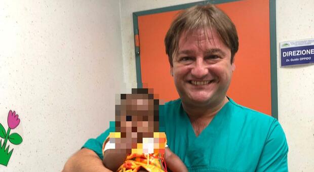Domenico Caliendo, tocca ai legali del chirurgo interdetto: «Scagionato da una foto»