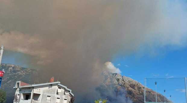  Due incendi nel Beneventano: va in fiamme il Taburno 