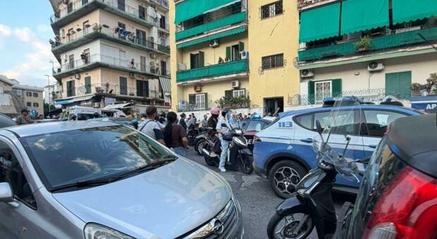  Napoli, botte da orbi a Fuorigrotta, maxi-rissa con quattro feriti: sequestrate mazze di ferro e legno 