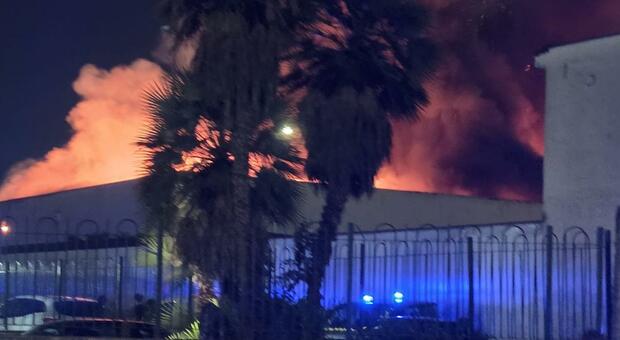  Incendio in via delle Brecce: «L?area è videosorvegliata» 