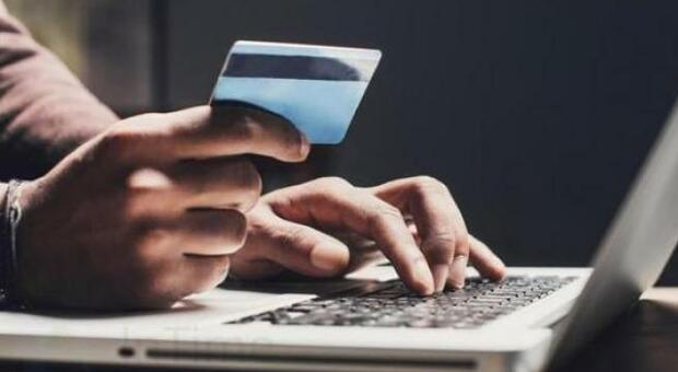  Nocera Inferiore, ruba on line 43mila euro: accusato di frode informatica 