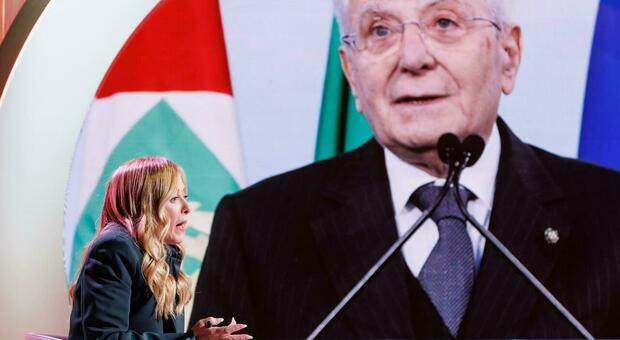 Scuola, i dubbi del Colle sul tetto agli stranieri di Meloni: i nodi e il caso della circolare firmata da Mattarella