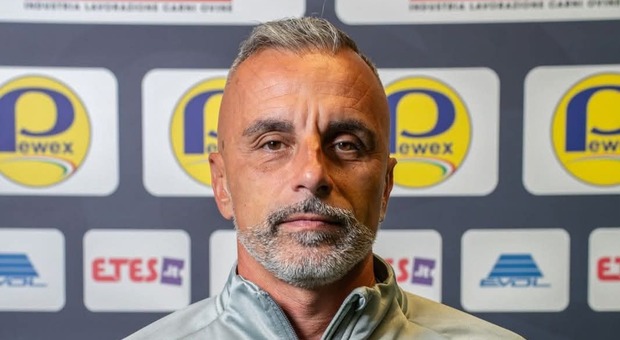 Fabrizio Galasso, morto il vice allenatore della Viterbese: trovato senza vita in un B&amp;B del centro storico di Viterbo, aveva 49 anni