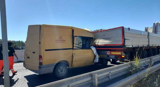 Incidente sulla Provinciale: morta una donna