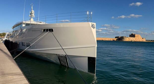 Il superyacht di Vacchi ormeggiato al Marina