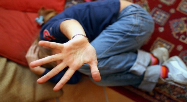  Napoli, abusi sessuali sul nipotino da quando aveva 10 anni: arrestato lo zio 