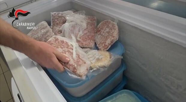  Caivano, blitz nei centri per minori: «Insetti e vermi nel cibo» 