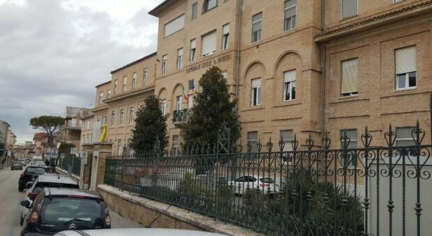 In scadenza il contratto di 15 sanitari: «Senza il rinnovo, blocco dei reparti»