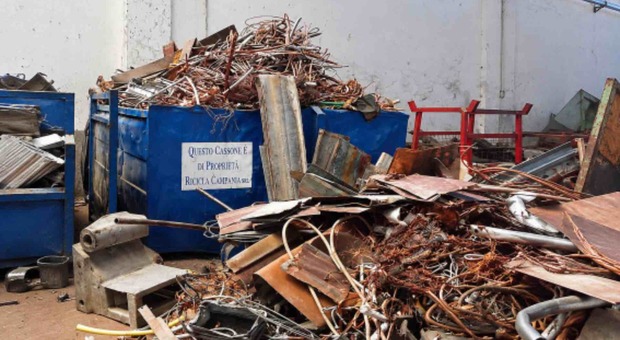  Albanella, traffico illecito di rifiuti e furto di materiali ferrosi: 9 misure cautelari 
