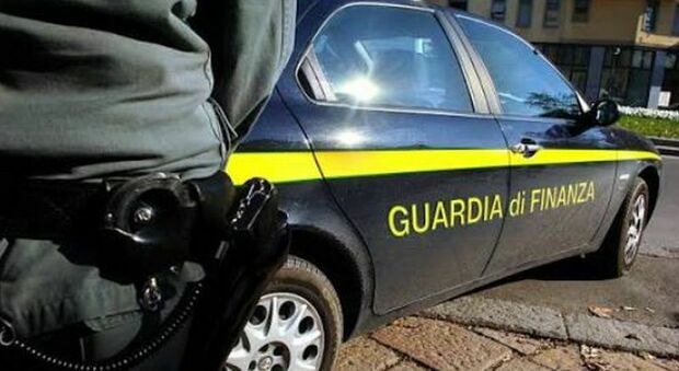  Maxi sequestro di prodotti estetici in un'azienda di stoccaggio del Casertano 