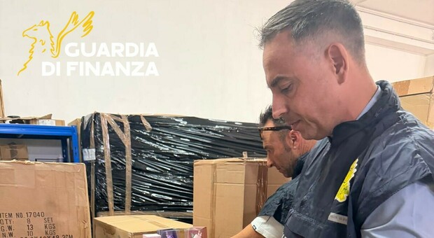  Cosmetici illegali e lavoratori al nero: sigilli e maxi multa 