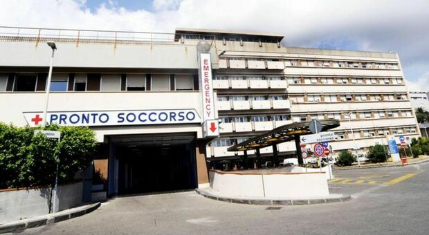  Donna getta acido sul suo avvocato: l'uomo ricoverato in terapia intensiva 