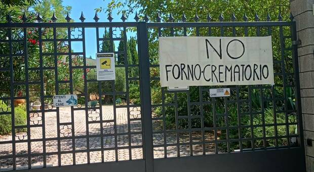 Forno crematorio, il Comitato: «Lo stop a Bolignano? Merito nostro, ma il sindaco lo metta nero su bianco»