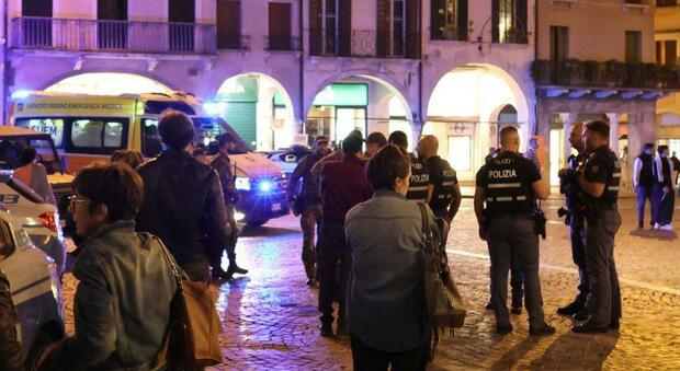 Accoltellamento in piazza dei Signori, arrestato un 18enne. Identificati anche tre complici