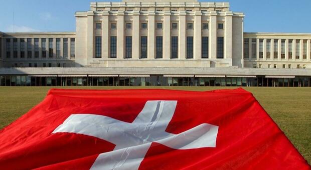 Svizzera, bocciata la stretta sulla neutralit&agrave;: il 71% dice no al referendum voluto dalla destra nazionalista