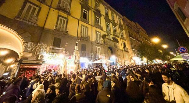  Movida a Napoli, ancora coltelli: due ragazzi pugnalati 