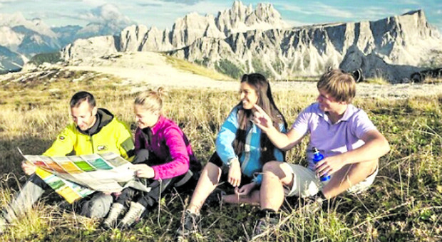 Dolomiti prese d'assalto dai turisti, un'estate d'oro ma flussi ai limiti: &laquo;Bisogna anche saper dire basta&raquo;