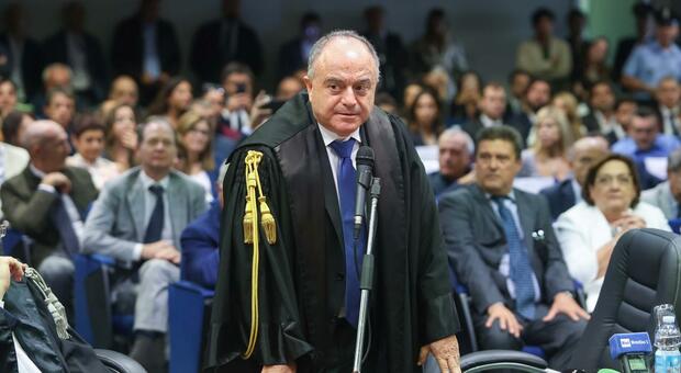  Premio Siani a Gratteri: «Il suo no alle ingiustizie infiamma i più giovani» 