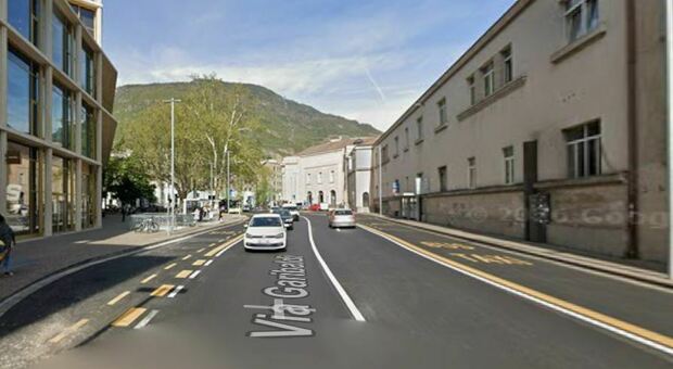 Investita da un furgone a Bolzano, bimba di 5 anni muore a pochi passi dalla stazione ferroviaria