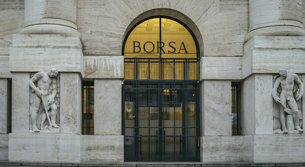 Spread ancora in crescita, Btp-Bund oltre quota 100: rendimento decennale ai massimi da ottobre 2023 per i titoli di Stato
