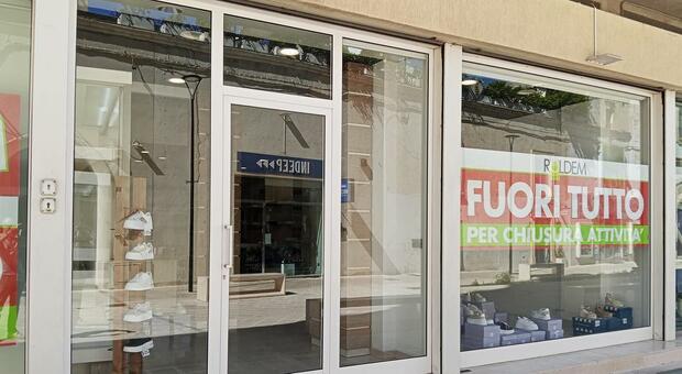 Salento, chiude Roldem: 50 anni di scarpe e borse