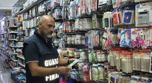  Maxi sequestro nel Napoletano di prodotti scolastici non sicuri dal valore di oltre 130mila euro 