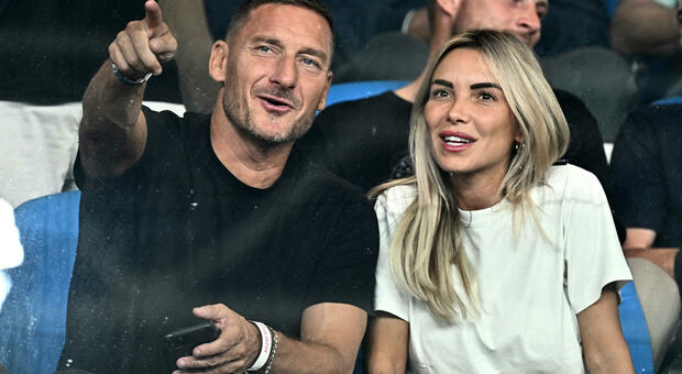 https://statics.cedscdn.it/photos/MED/2026/09/30/9795750_30212550_totti.jpg