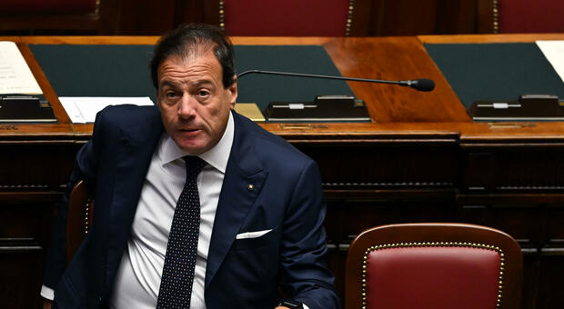 Leo: &laquo;Sar&agrave; una legge di bilancio difficile, prudenza sui conti o rischiamo il tracollo come in Grecia&raquo;