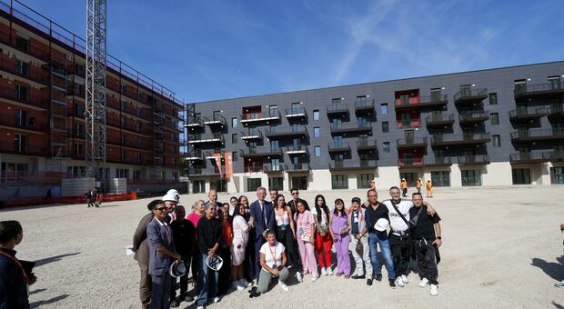  Scampia, addio alle Vele, pronti 97 nuovi alloggi: «Dignità per le famiglie» 