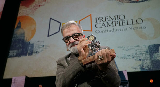  Premio Campiello, vince Marcello Fois con «L'immensa distrazione»: battuto per soli 3 voti Alcide Pierantozzi 