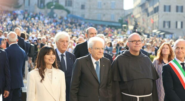 Mattarella ad Assisi: &laquo;San Francesco ci insegna che non c&rsquo;&egrave; colpa maggiore di quella di uccidere in nome di Dio&raquo;