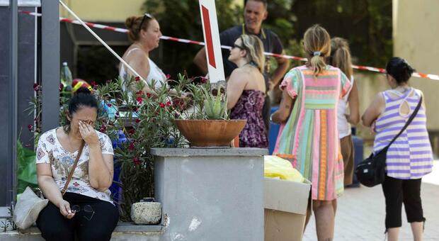  Pozzuoli, gli sfollati con due cortei a Roma: «Noi Capitale dell?arte» 
