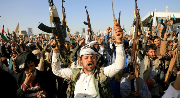 Yemen, svolta nel conflitto: forze governative riprendono Bab al-Mandab e avanzano verso Mokha