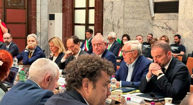 Electrolux, la multinazionale rilancia: 1250 uscite volontarie in tre anni, lo stabilimento di Cerreto d'Esi non chiuder&agrave; entro il 2026