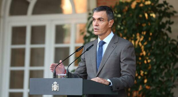 Spagna, elezioni anticipate: alle urne il 29 novembre. Sanchez apre la crisi e spera nel voto di protesta