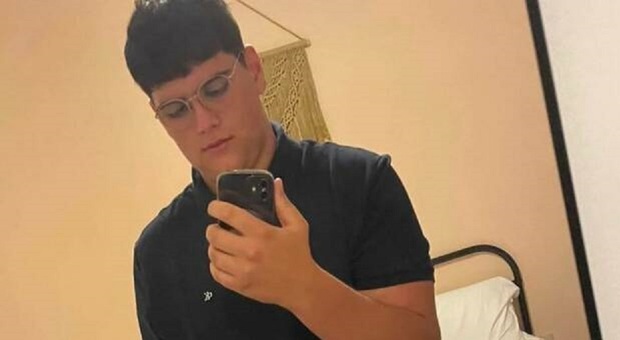 Luca Barichello muore a 16 anni, prima la febbre leggera poi il malore: la mamma lo trova privo di sensi nel letto